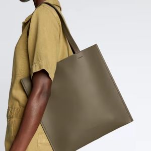 NWT Everlane Italian leather olive colored tote